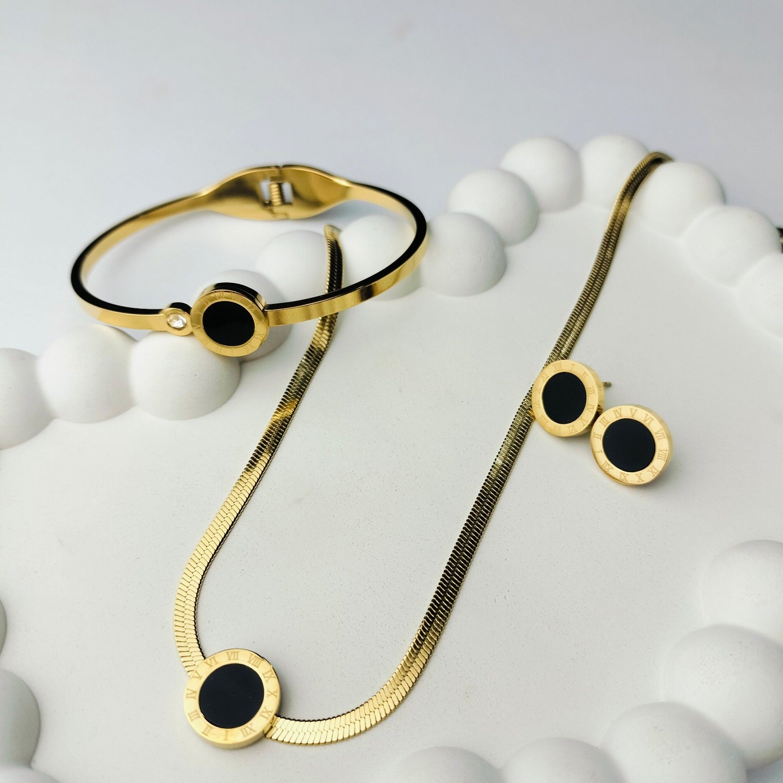 Circle Of Elegance bracelet Set For Women