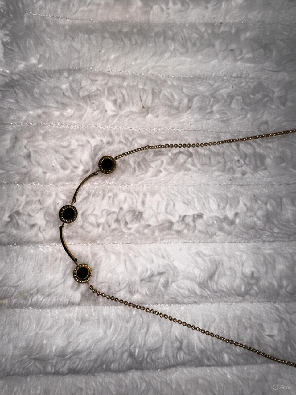 Elegant Stainless Steel Triple Onyx Pendant Necklace - Gold-Tone Choker