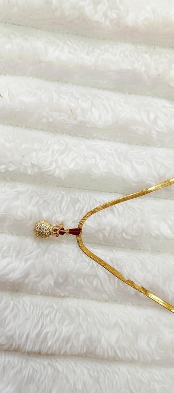 Stylish Stainless Steel Pineapple Pendant Necklace with CZ Accents - Elegant Gold-Tone Choker