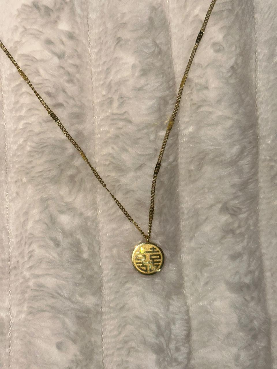 Elegant Stainless Steel Chinese Character Pendant Necklace - Gold Tone Locket for Timeless Style