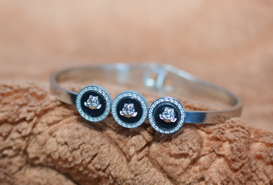 Ouz Classic Rectangle Studded Bangle with Zircon Silver925