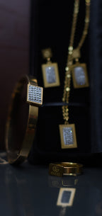 Asalah Classic Geometric Studded Pendant Set with Zircon Silver925