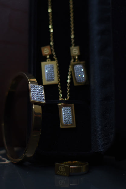 Asalah Classic Geometric Studded Pendant Set with Zircon Silver925