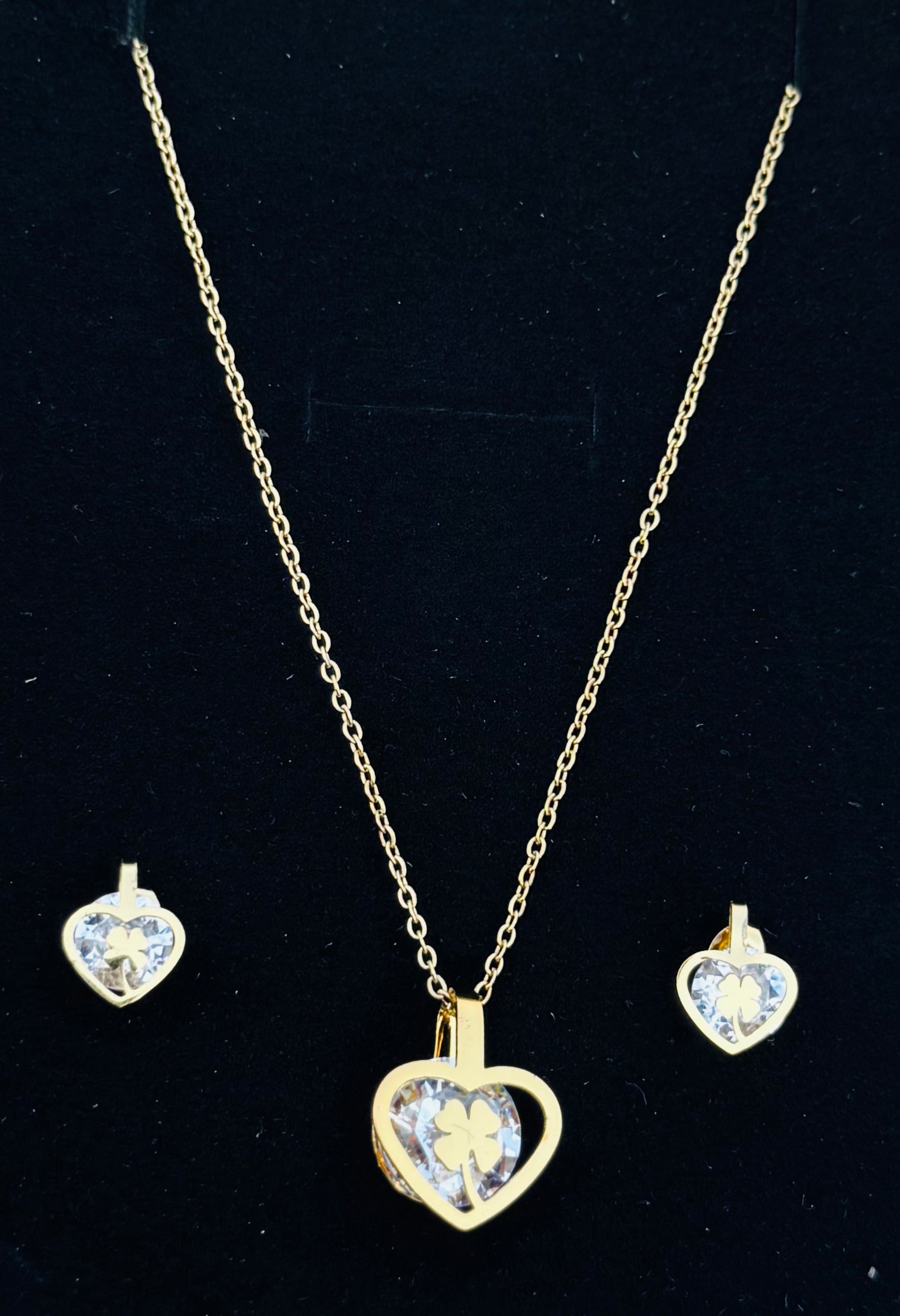 Heart-Shaped Four-Leaf Clover Jewelry Set