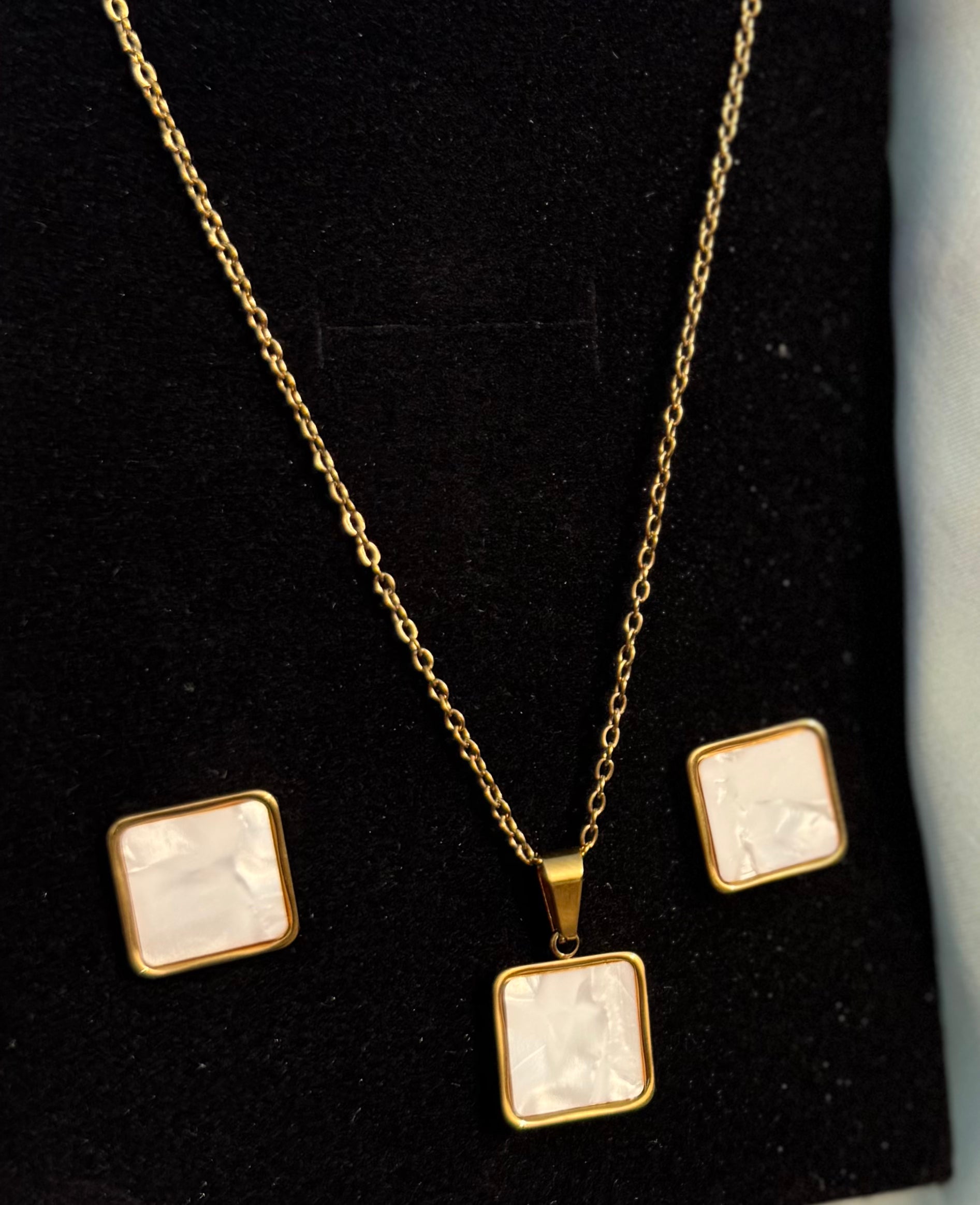 Elegant Gold Opal Accessory