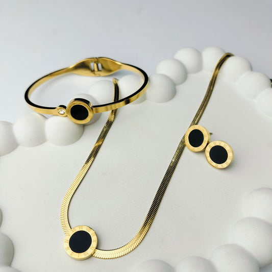 CIRCLE OF ELEGANCE SET WITH PREMIUIM BANGLE